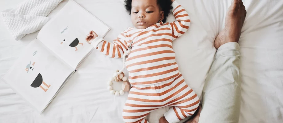 Should We Buy Baby Pyjamas With or Without Feet?